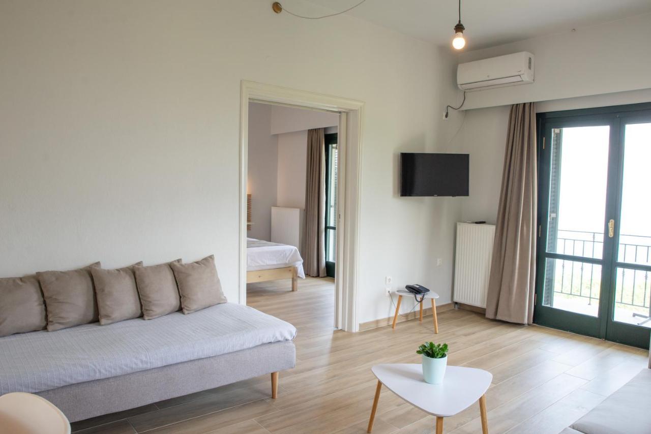 Marabou Hotel Chorefto エクステリア 写真